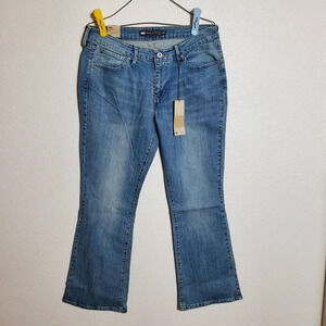 Levis Demi Curve Womans Classic Bootcut Jeans 14/32